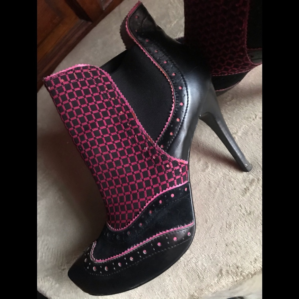 Poetic License Bootie Size 9